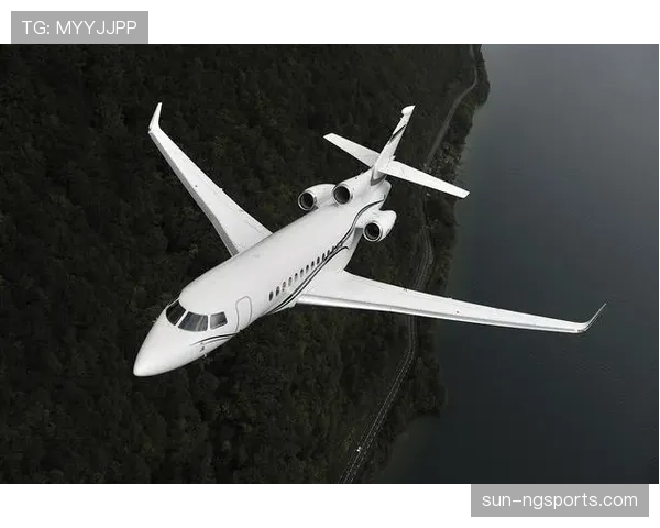 浓眉赛后直接钻进私人飞机，这恢复方式也太壕了吧